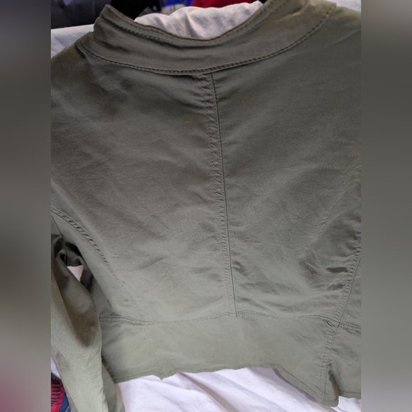 Baccini Army Green jacket, lightweight, size LARGE 4 front pockets. Button up - Picture 10 of 14